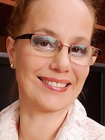 Curvy British housewife getting very frisky