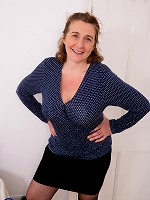 Curvy British housewife getting very frisky