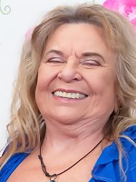 Curvy British housewife getting very frisky