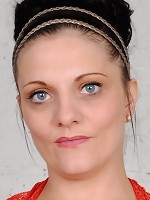 Curvy British housewife getting very frisky