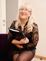 Curvy British housewife getting very frisky