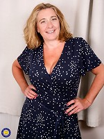 Curvy British housewife getting very frisky