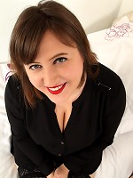 Curvy British housewife getting very frisky