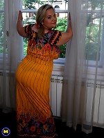 Curvy British housewife getting very frisky