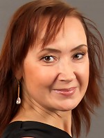 Curvy British housewife getting very frisky