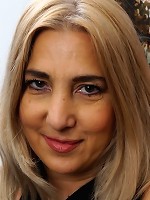 Curvy British housewife getting very frisky